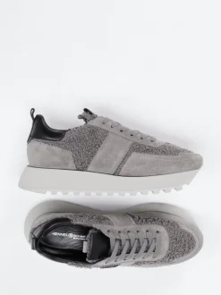 Kennel & Schmenger – Plateau-Sneaker aus Veloursleder grau
