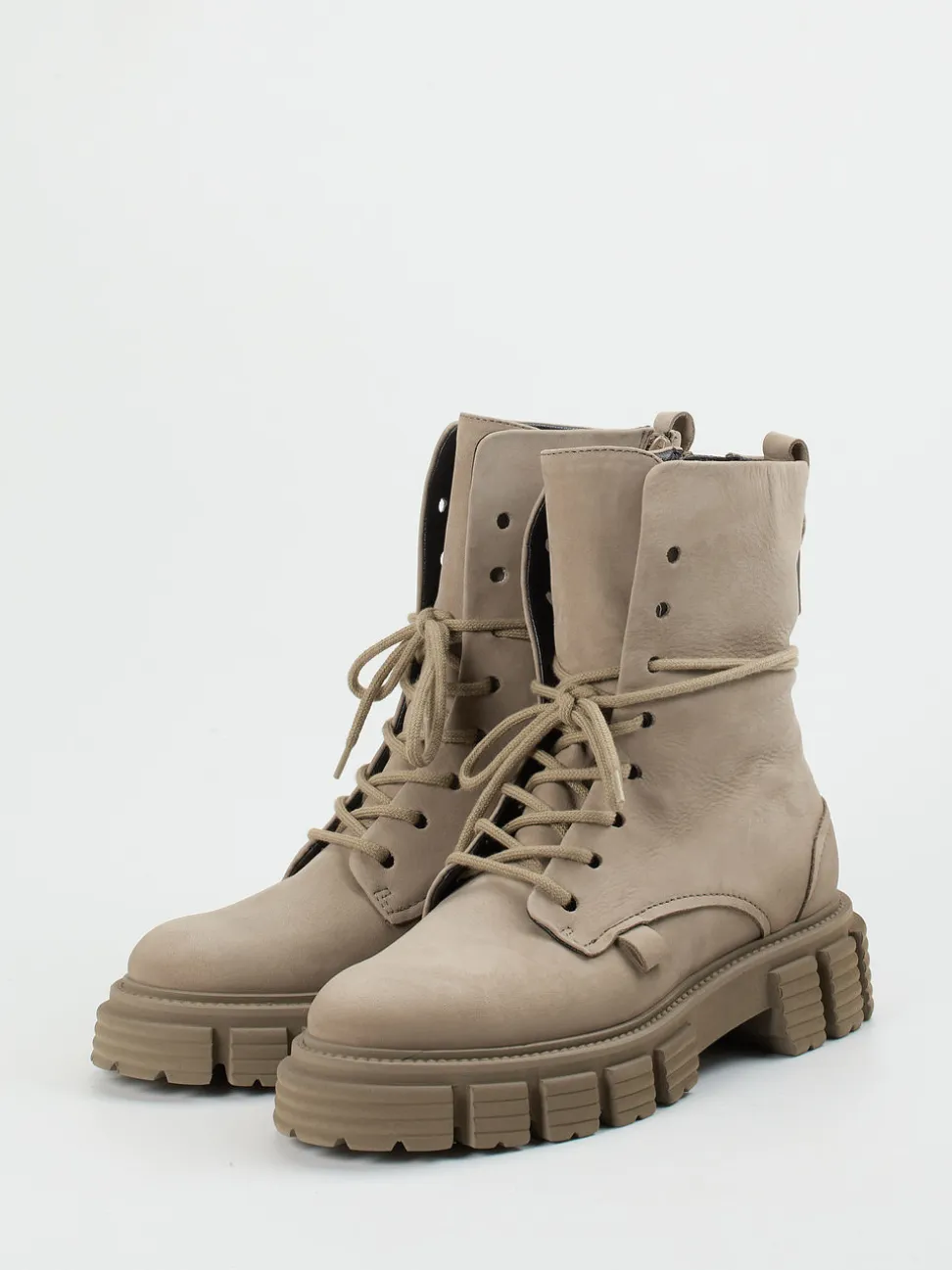Kennel & Schmenger – Schnürboots aus Nubukleder Steingrau