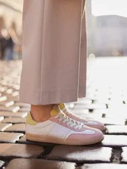 Kennel & Schmenger – Sneaker aus Kalbleder in Pastell