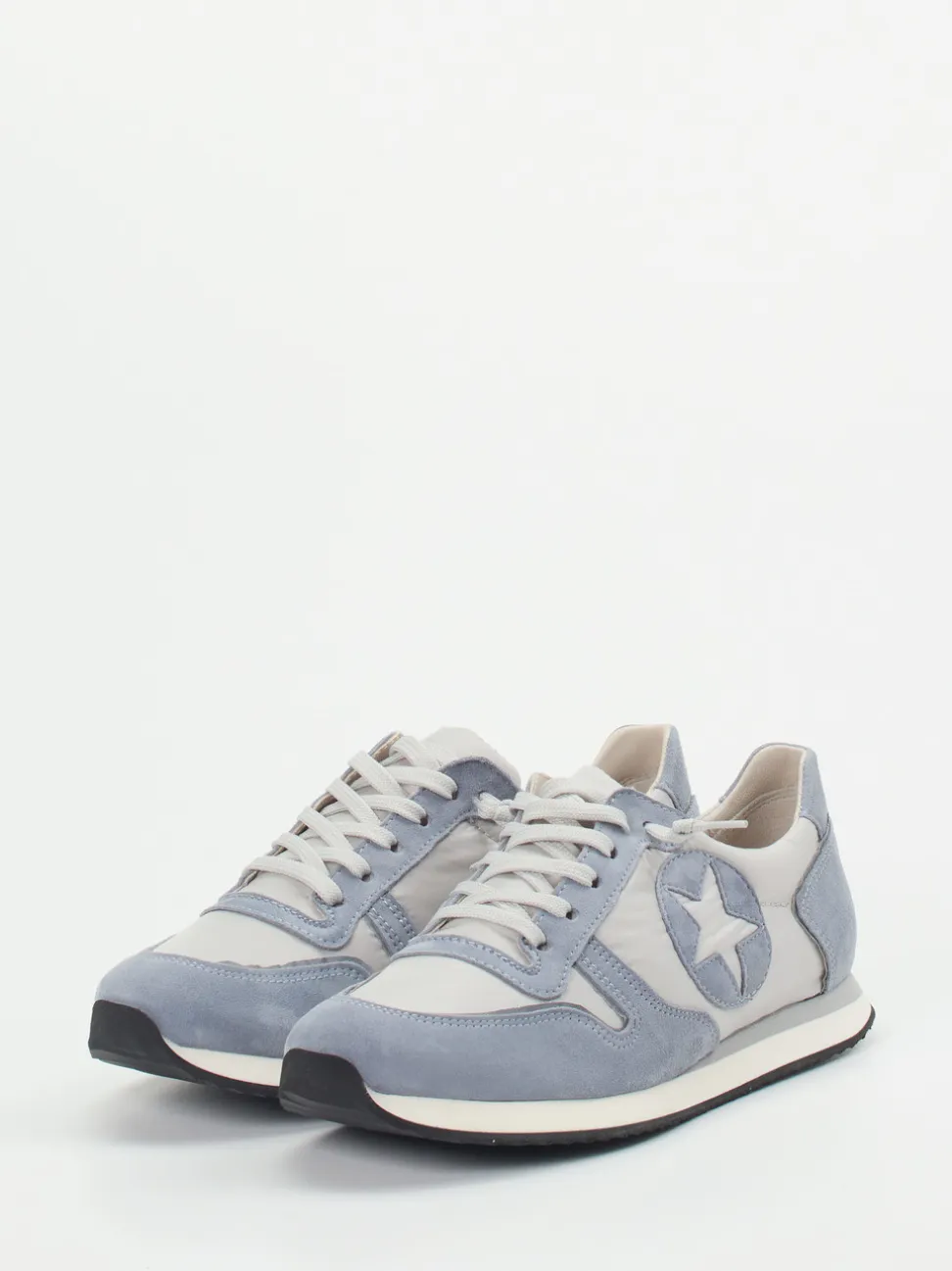Kennel & Schmenger – Sneaker aus Veloursleder Hellgrau