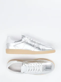 Kennel & Schmenger – Sneaker aus Metallicleder silber