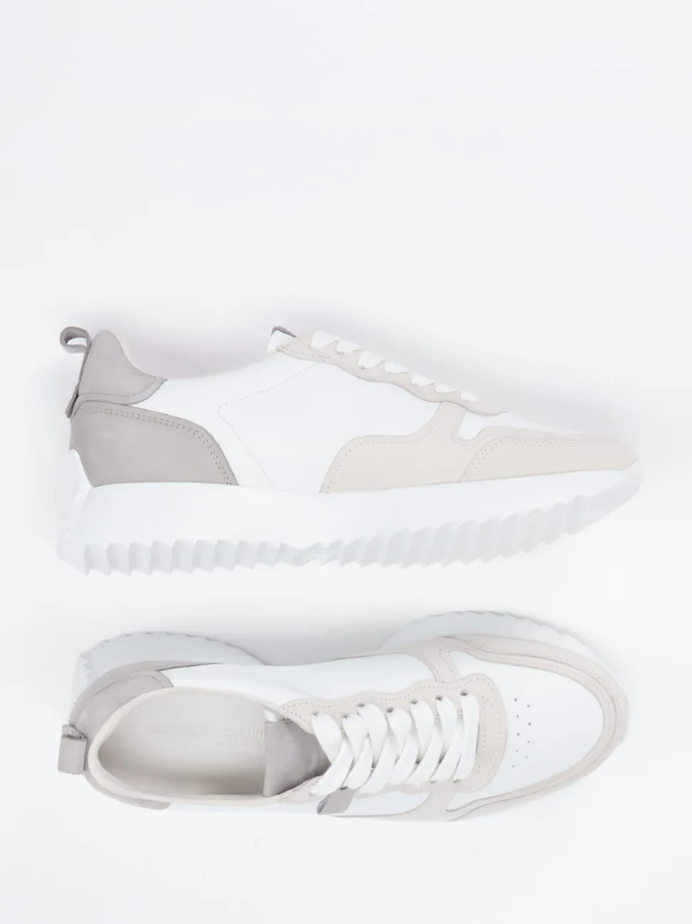 Kennel & Schmenger – Sneaker aus Nubukleder Off-White
