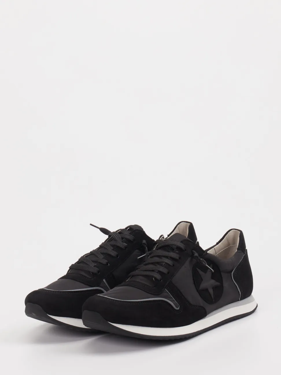 Kennel & Schmenger – Sneaker aus Veloursleder Schwarz