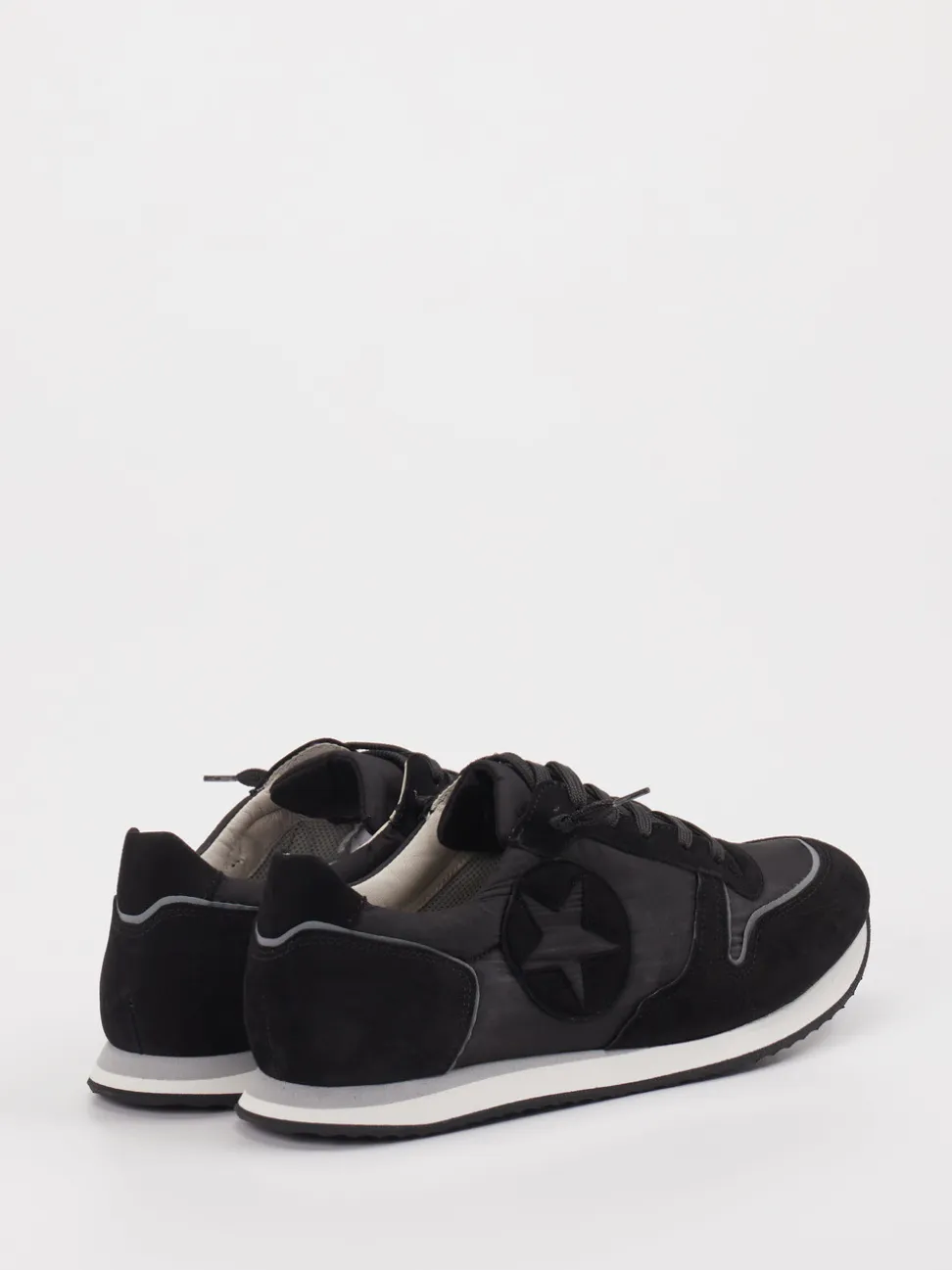 Kennel & Schmenger – Sneaker aus Veloursleder Schwarz