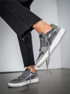 Kennel & Schmenger – Sneaker aus Veloursleder und Metallic