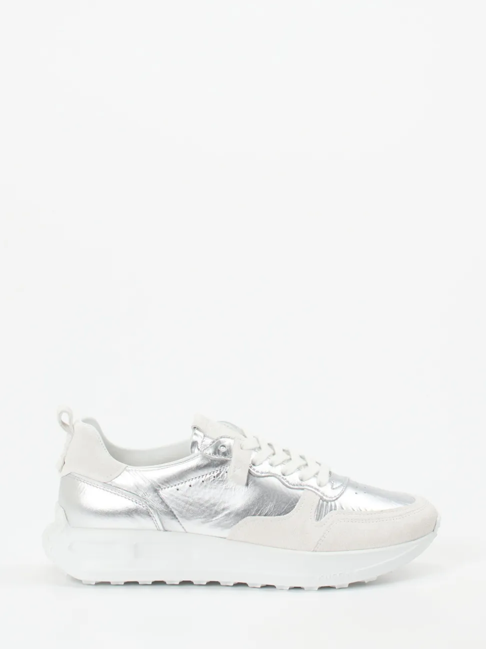 Kennel & Schmenger – Sneaker aus Metallicleder silber