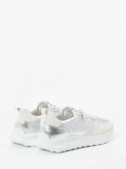 Kennel & Schmenger – Sneaker aus Metallicleder silber