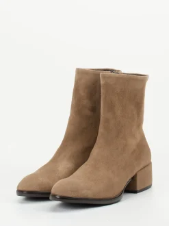 Konstantin Starke – Ankle Boots aus Veloursleder sandbraun