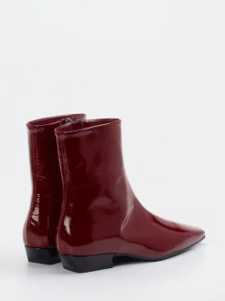 Konstantin Starke – Ankle Boots aus Lackleder Bordeaux