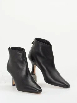 Konstantin Starke – Ankle Boots aus Lammleder schwarz