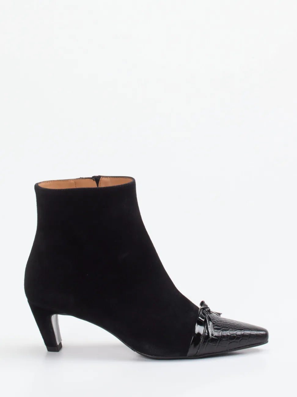 Konstantin Starke – Ankle Boots aus Veloursleder Schwarz