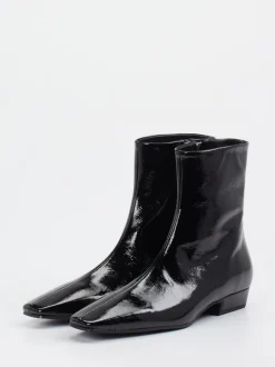Konstantin Starke – Ankle Boots aus Lackleder schwarz