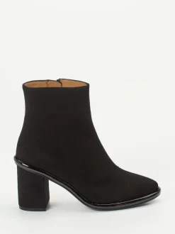 Konstantin Starke – Ankle Boots aus Veloursleder schwarz