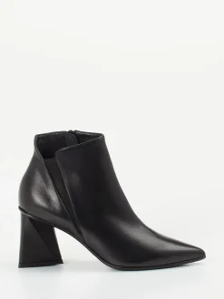 Konstantin Starke – Ankle Boots aus Kalbleder schwarz