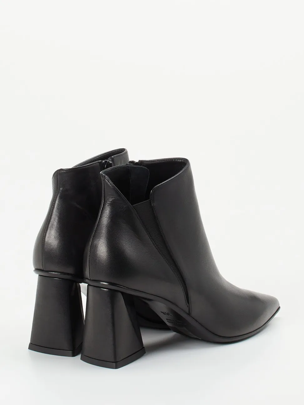 Konstantin Starke – Ankle Boots aus Kalbleder schwarz