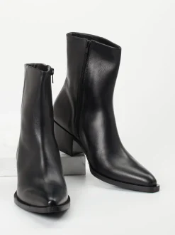 Konstantin Starke – Ankle Boots aus Kalbleder Schwarz
