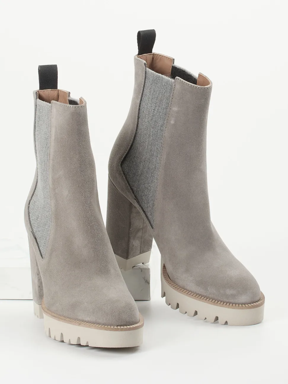 Konstantin Starke – Chelsea Boots aus Veloursleder grau