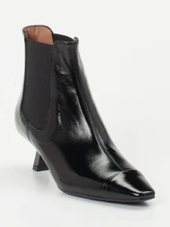 Konstantin Starke – Chelsea-Stiefelette aus Lackleder Schwarz