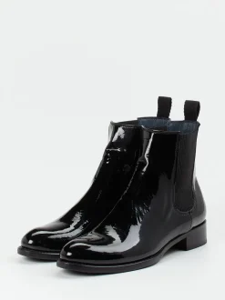 Konstantin Starke – Chelsea Boots aus Lackleder schwarz