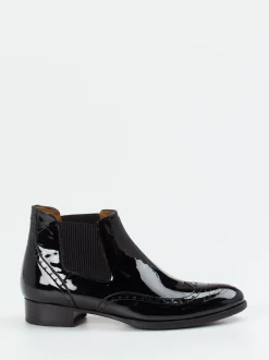 Konstantin Starke – Chelsea Boots aus Lackleder schwarz