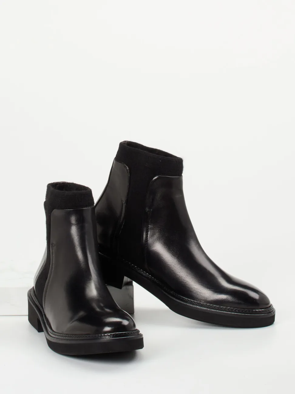 Konstantin Starke – Chelsea Boots aus Kalbleder Schwarz