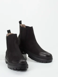 Konstantin Starke – Chelsea Boots aus Nubukleder Schwarz