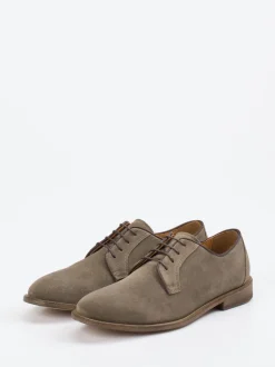 Konstantin Starke – Derby aus Veloursleder in Taupe