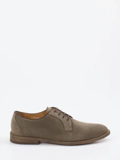 Konstantin Starke – Derby aus Veloursleder in Taupe