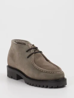 Konstantin Starke – Desert Boots aus Veloursleder steingrau