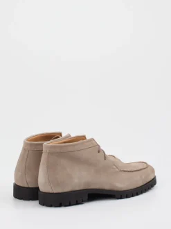 Konstantin Starke – Desert Boot aus Veloursleder Greige