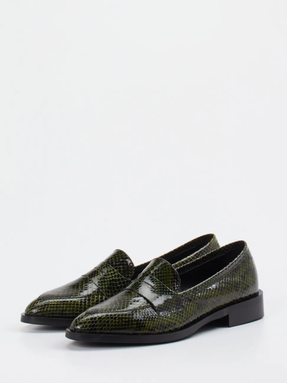 Konstantin Starke – Loafer aus Lackleder mit Schlangenprägung