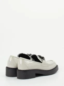 Konstantin Starke – Loafer aus Lackleder cremegrau