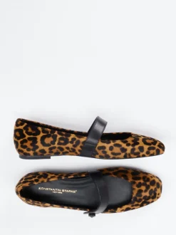 Konstantin Starke – Mary Janes aus Kalbleder mit Leoprint