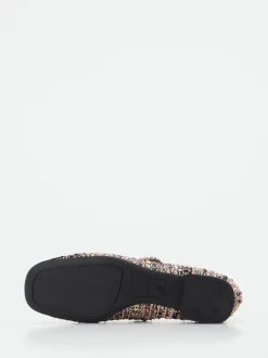 Konstantin Starke – Mary Janes aus Bouclé mit Lackdetail