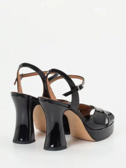 Konstantin Starke – Plateau-Sandalette aus Lackleder Schwarz