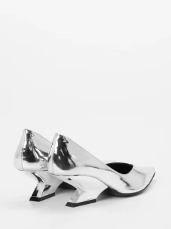 Konstantin Starke – Pumps aus Metallicleder silber