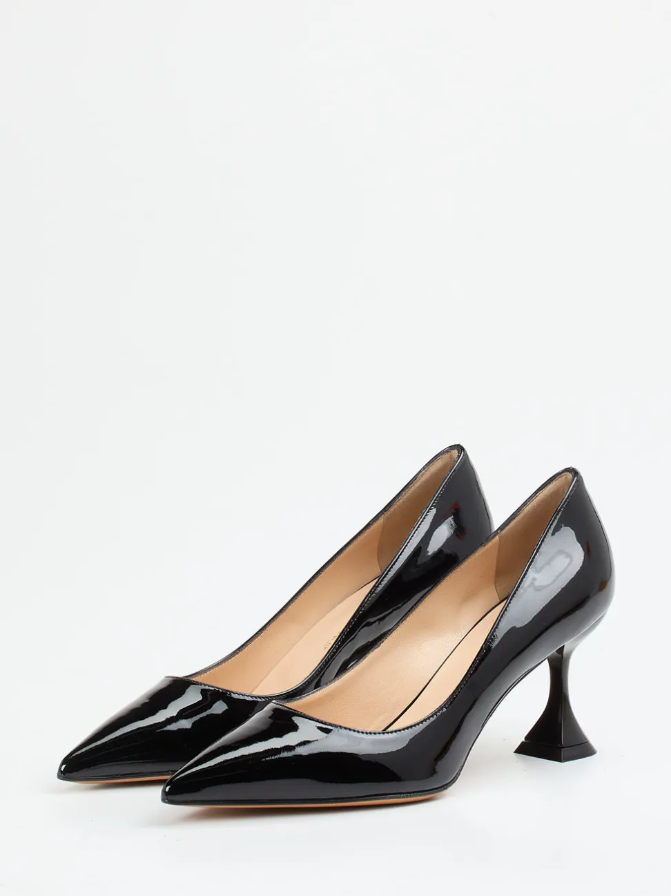 Konstantin Starke – Pumps aus Lackleder schwarz
