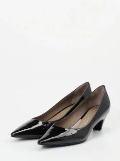 Konstantin Starke – Pumps aus Lackleder schwarz