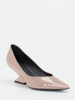 Konstantin Starke – Pumps aus Lackleder Rosébeige