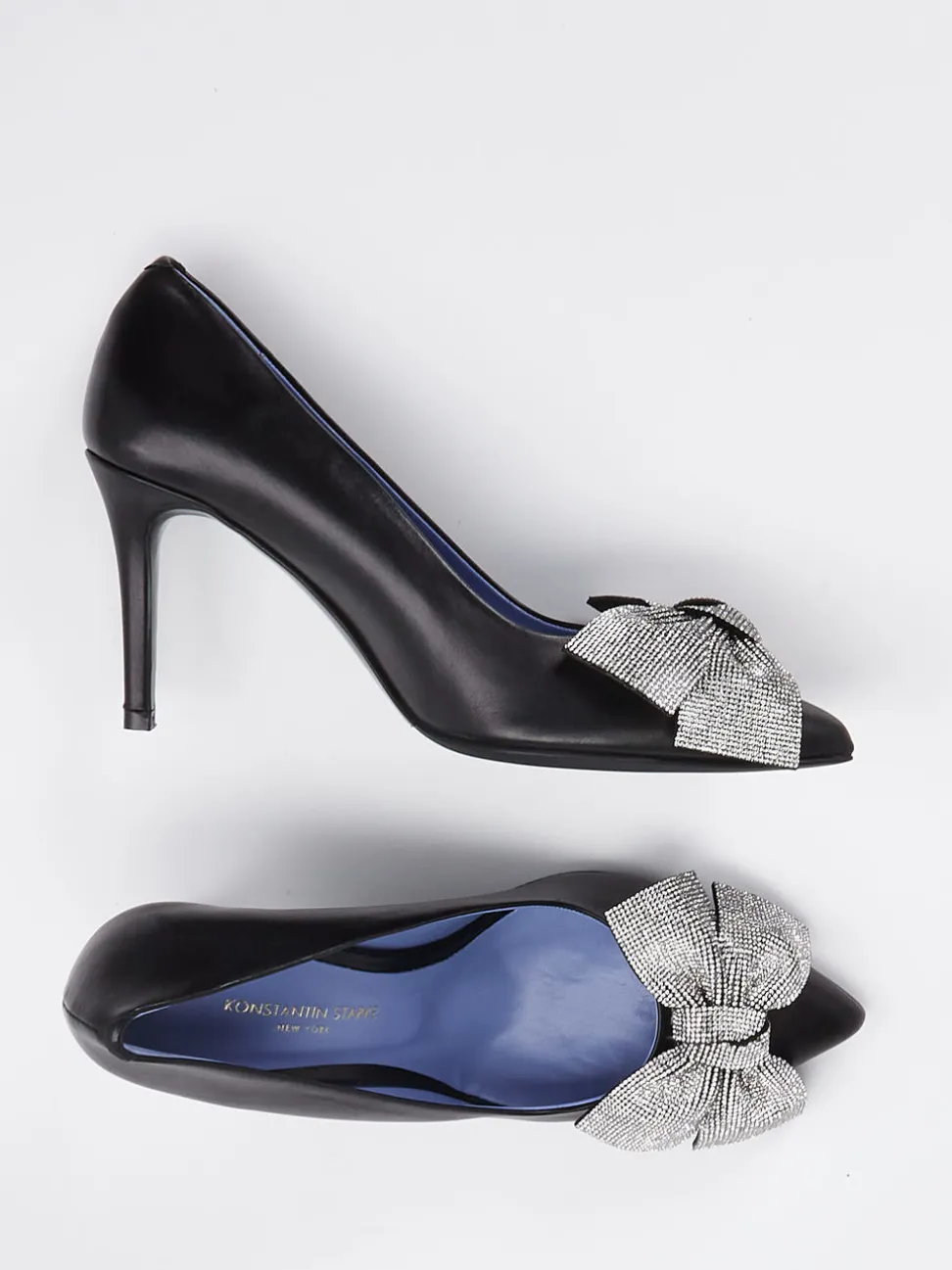 Konstantin Starke – Pumps aus Kalbleder mit Strassschleife