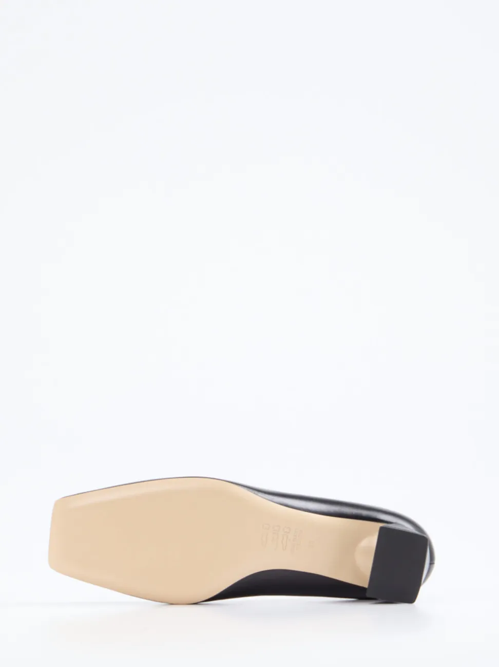 Konstantin Starke – Pumps aus Lackleder schwarz