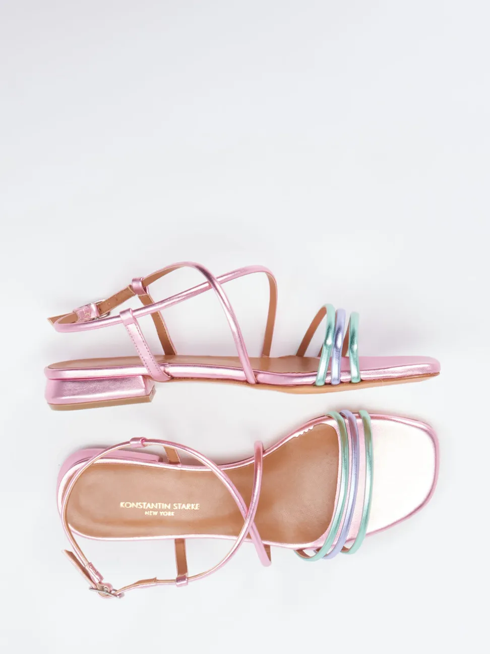 Konstantin Starke – Riemchensandale aus Metallicleder rosa