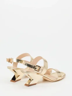 Konstantin Starke – Sandaletten aus Metallicleder Gold