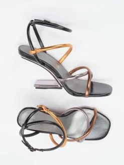 Konstantin Starke – Sandaletten aus Metallicleder Multicolor