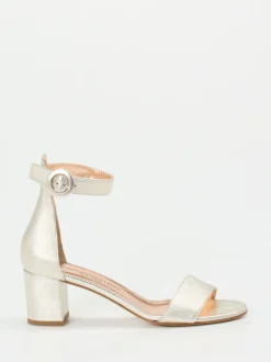 Konstantin Starke – Sandalen aus Metallicleder champagner