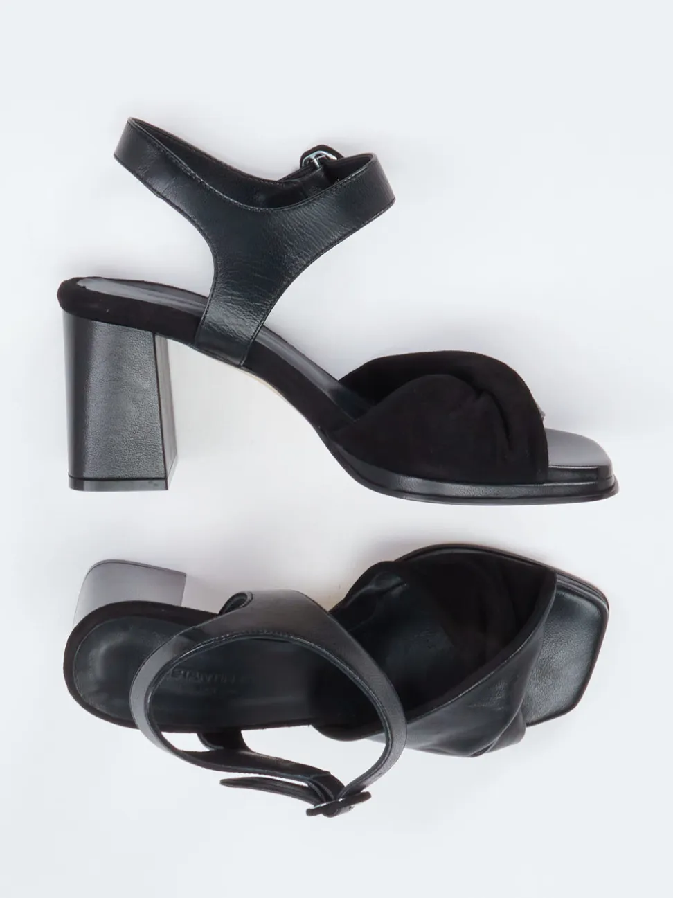 Konstantin Starke – Sandalen aus Lammleder Schwarz
