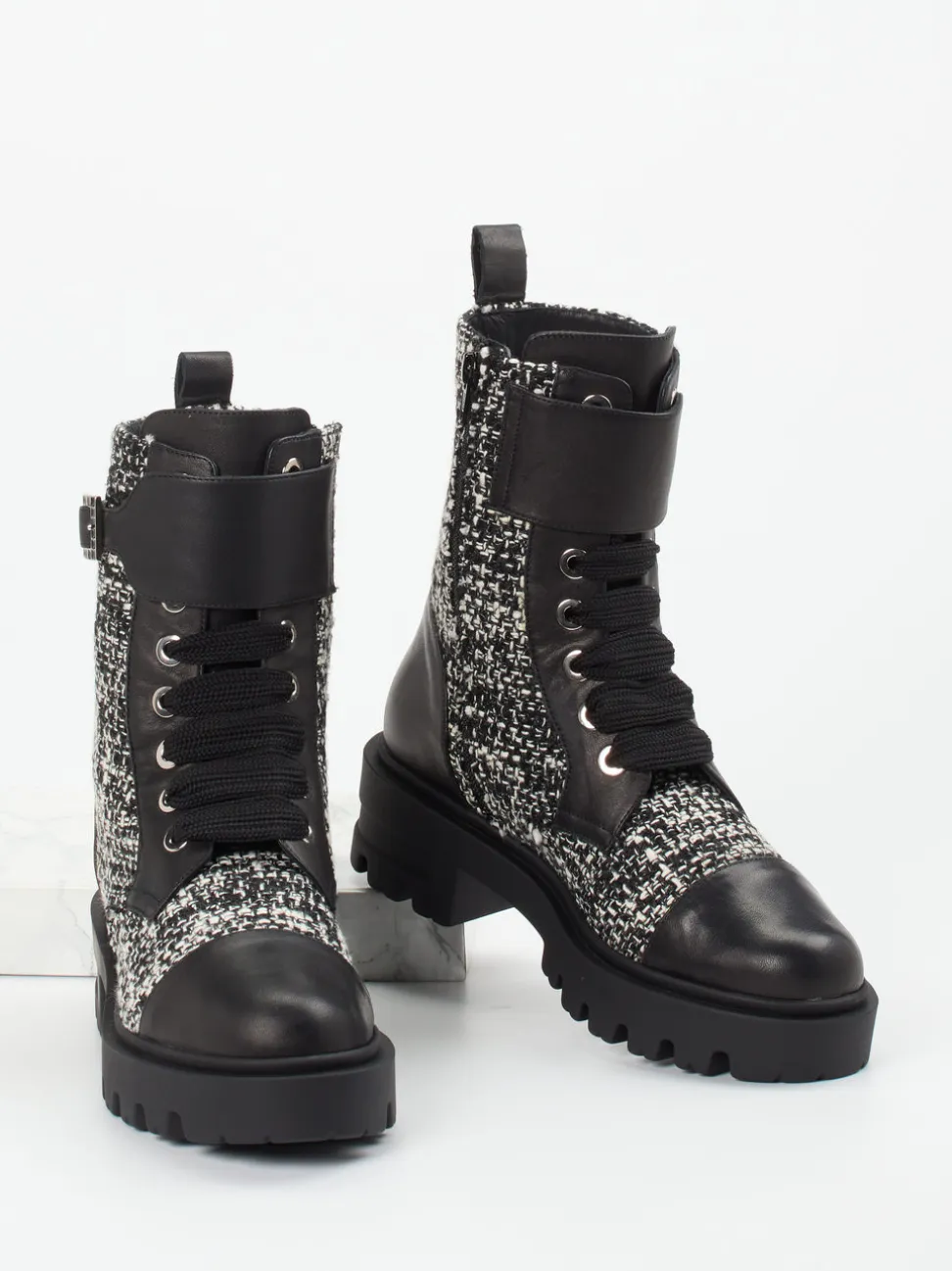 Konstantin Starke – Schnürboots aus Textil und Kalbleder Schwarz