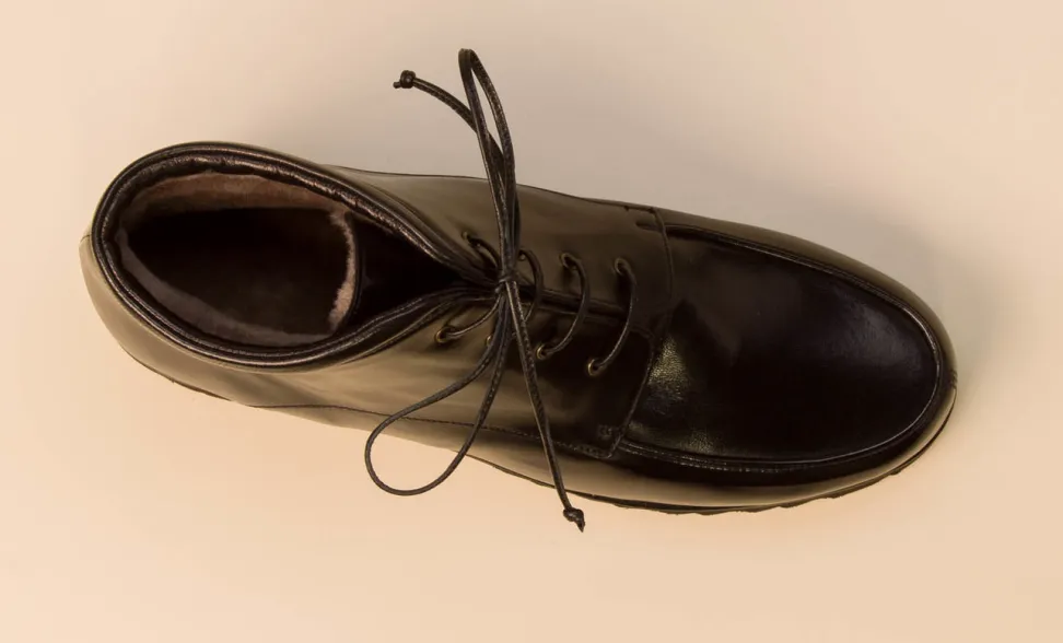Konstantin Starke – Schnürboots aus Lammleder Schwarz