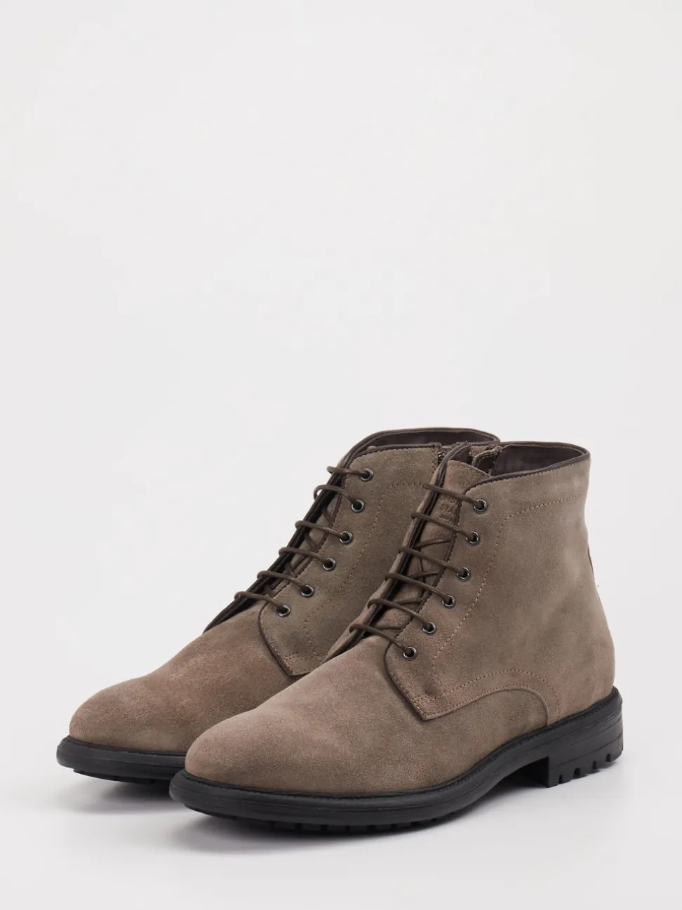 Konstantin Starke – Schnürboots aus Veloursleder taupe