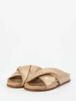 Konstantin Starke – Slides aus Lammleder in Beige